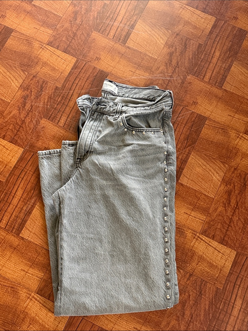 Abercrombie & Fitch Light Gray Straight-Leg Jeans with Stud Trim